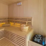 Faszinierendes Nur 100 Meter Zum Mit Sauna Und Whirlpool Auf Dachterrasse *