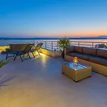 Faszinierendes Nur 100 Meter Zum Mit Sauna Und Whirlpool Auf Dachterrasse