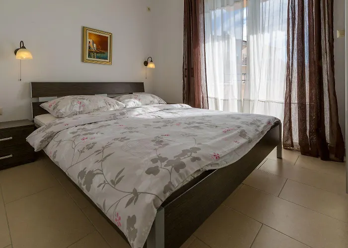 Faszinierendes Nur 100 Meter Zum Mit Sauna Und Whirlpool Auf Dachterrasse *